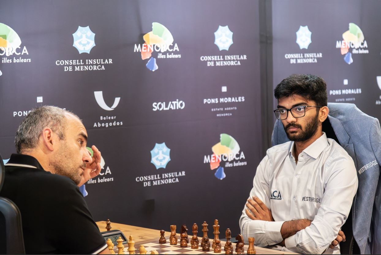 Leinier Domínguez i Gukesh Dommaraju van signar taules a la primera ronda del Masters.