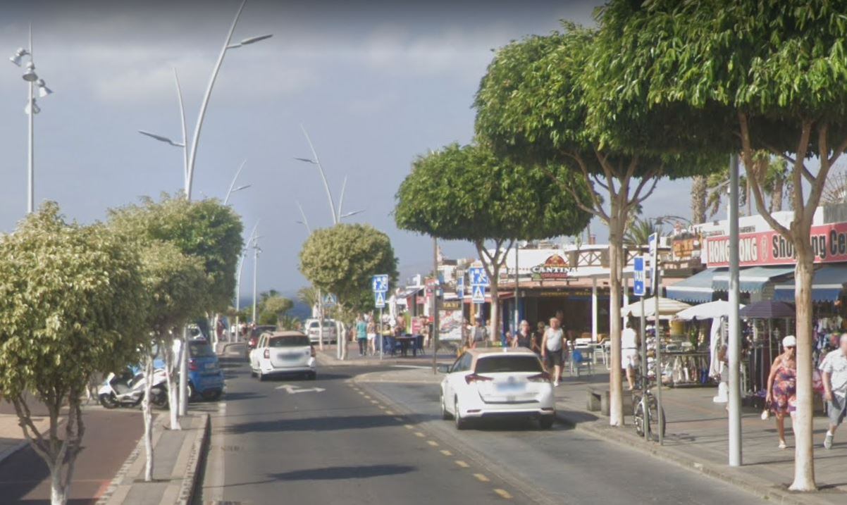 Avenida de las playas de Puerto del Carmen, en el municipio lanzaroteño de Tías.