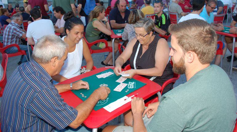 Campeonato de mus en la Plaza