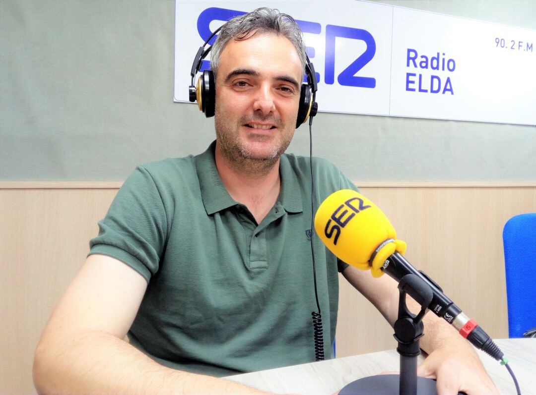 Pedro Baños, profesor de música del Monastil en Radio Elda Cadena SER