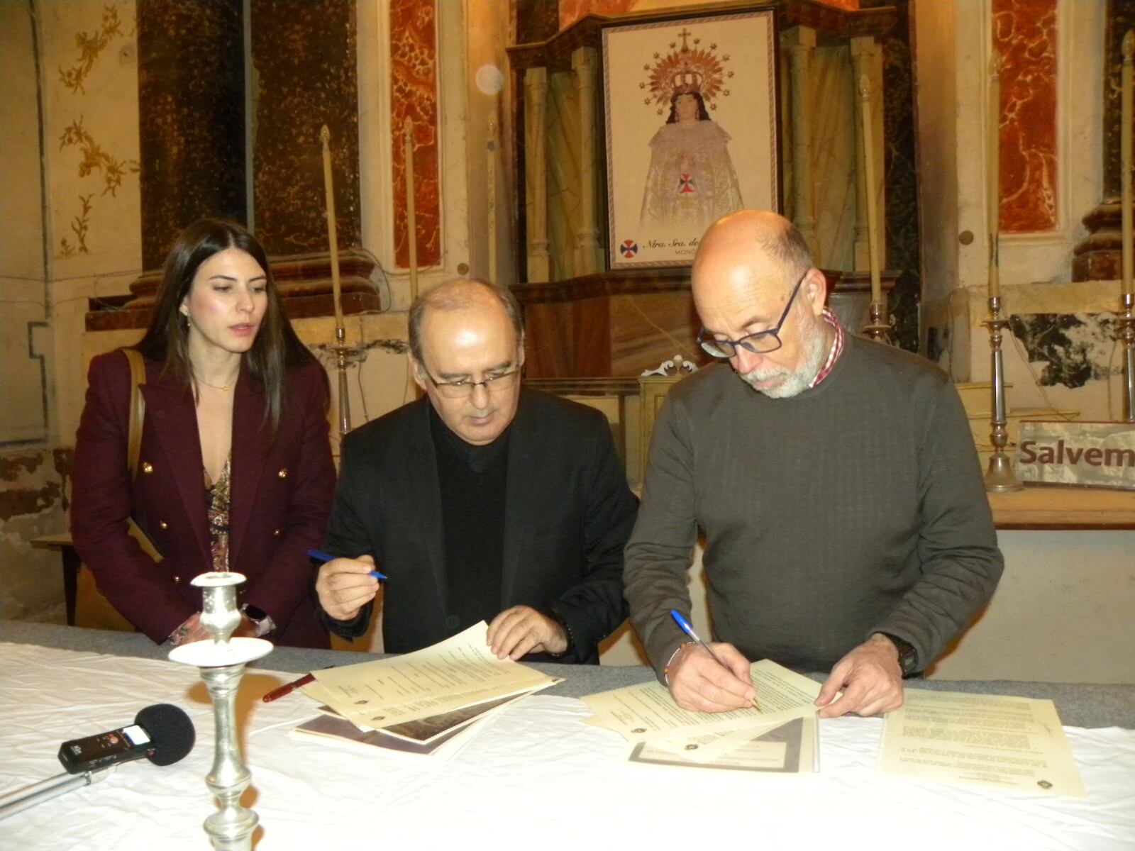 Firma convenio de cesión en Monóvar