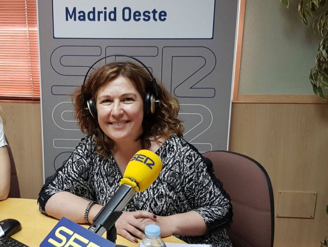 Foto de archivo de la alcaldesa de Alcorcón, Natalia de Andrés, en el estudio de SER Madrid Oeste