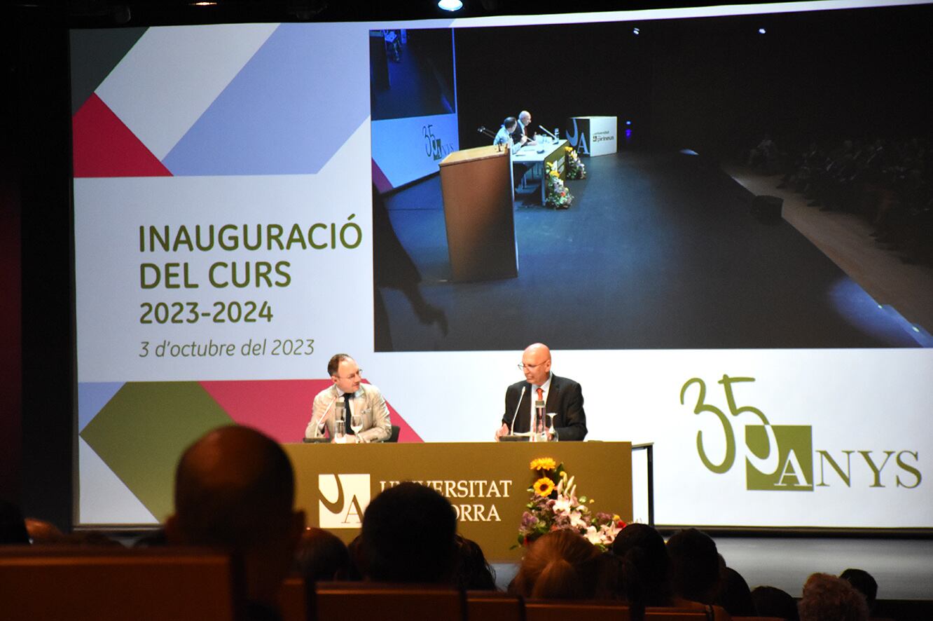 El cap de Govern, Xavier Espot, i el rector de la Universitat d'Andorra, Miquel Nicolau, en l'acte d'inauguració del curs escolar.