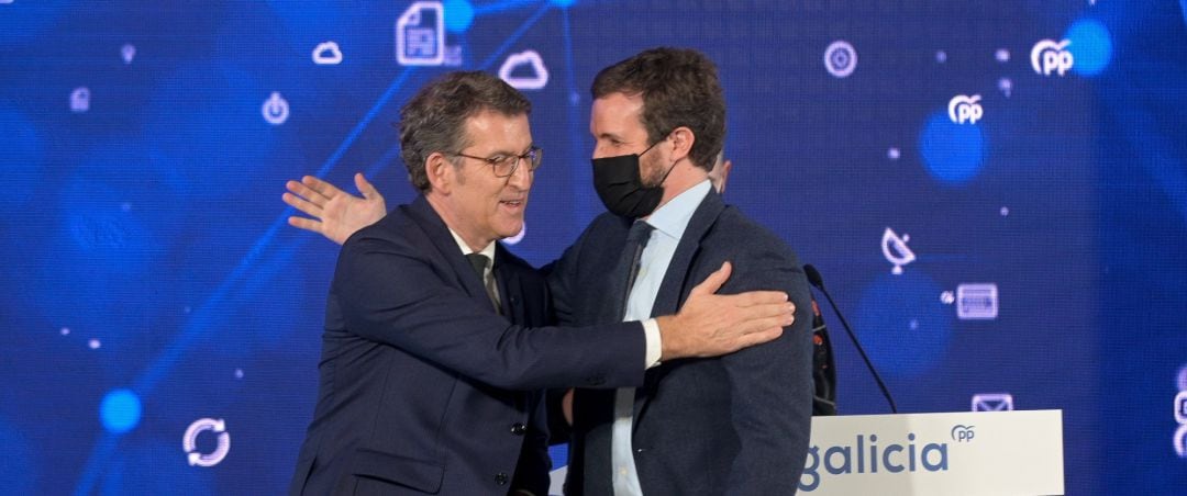 El presidente del Partido Popular, Pablo Casado y el presidente del PPdeG, Alberto Núñez Feijóo, en el acto de A Coruña