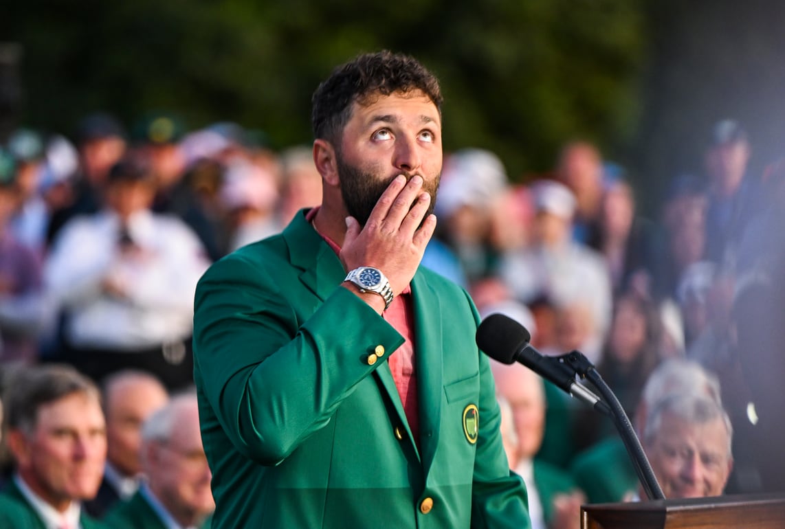 Jon Rahm lanza un beso al cielo, dedica a Seve Ballesteros