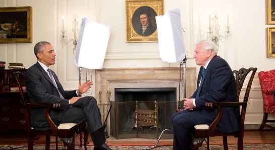 Un momento de la charla entre Obama y David Attenborough en la Casa Blanca