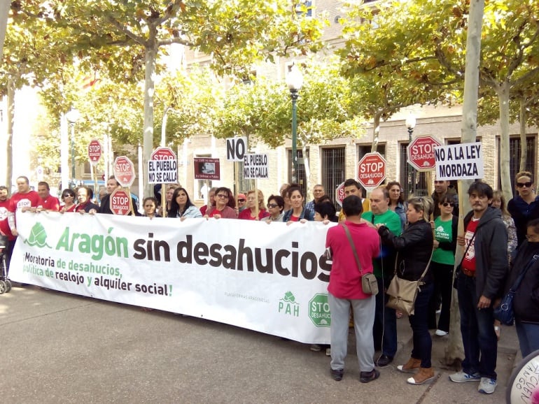 La concentración se ha celebrado esta mañana en las puertas de la DGA.