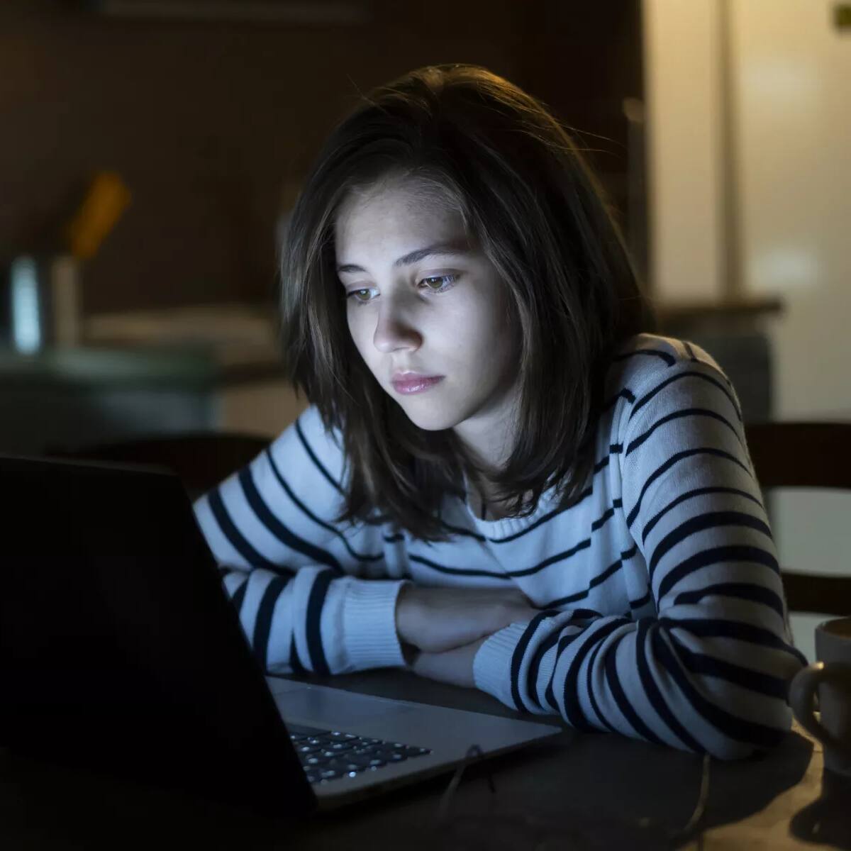 La Policía Nacional de Cantabria da claves a los padres para evitar que sus hijos sean victimas de sexting o grooming