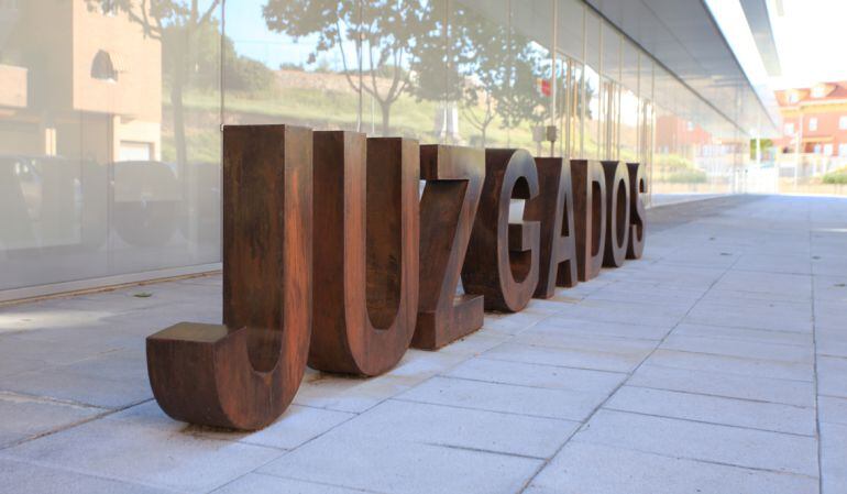 Entrada a los Juzgados