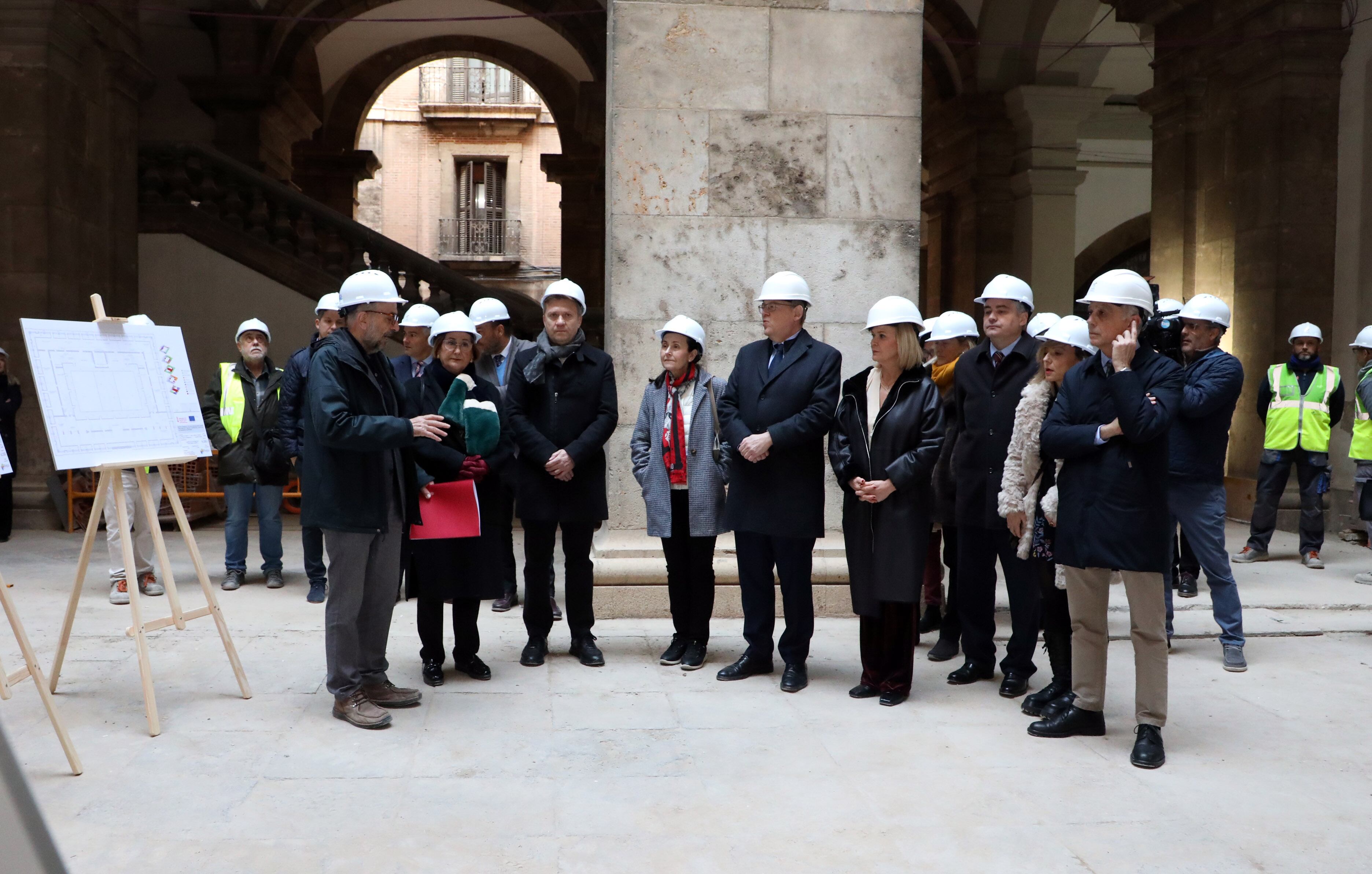 El president Ximo Puig visita las obras de rehabilitación integral del palacio de Justicia, la sede del TSJ