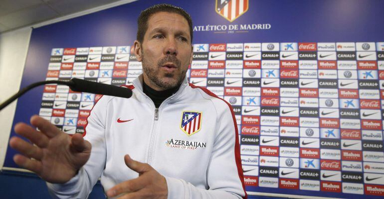 GRA334. MADRID, 27/01/2015.- El entrenador del Atlético de Madrid, el argentino Diego Simeone, durante la rueda de prensa ofrecida esta tarde en el estadio Vicente Calderón, en la víspera del partido de vuelta de cuartos de final que enfrenta a su equipo