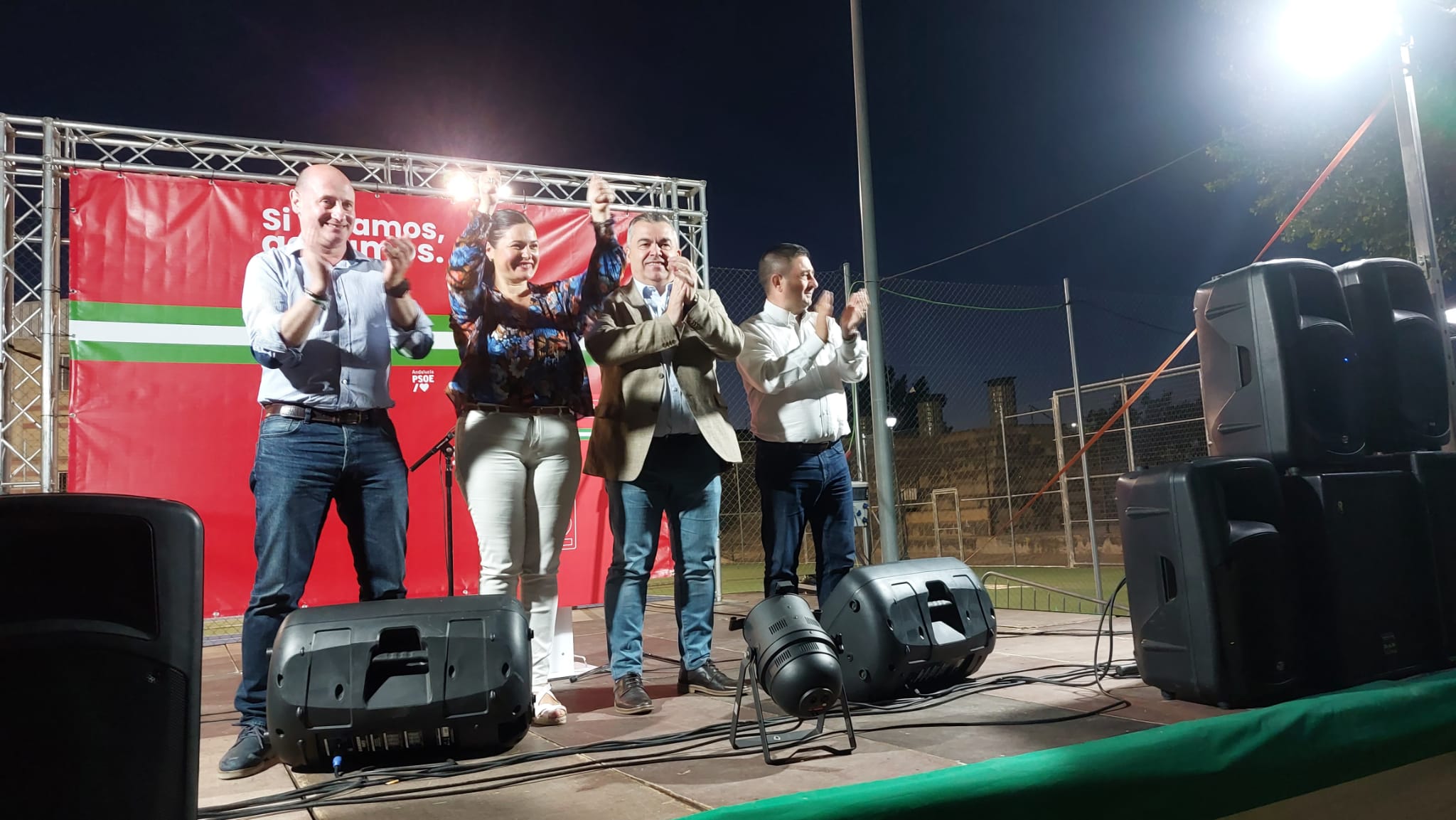 Foto de familia con los cuatro participantes al terminar el acto, de izquierda a derecha, José Luis Hidalgo, M ª Teresa García, Santos Cerdan y Paco Reyes