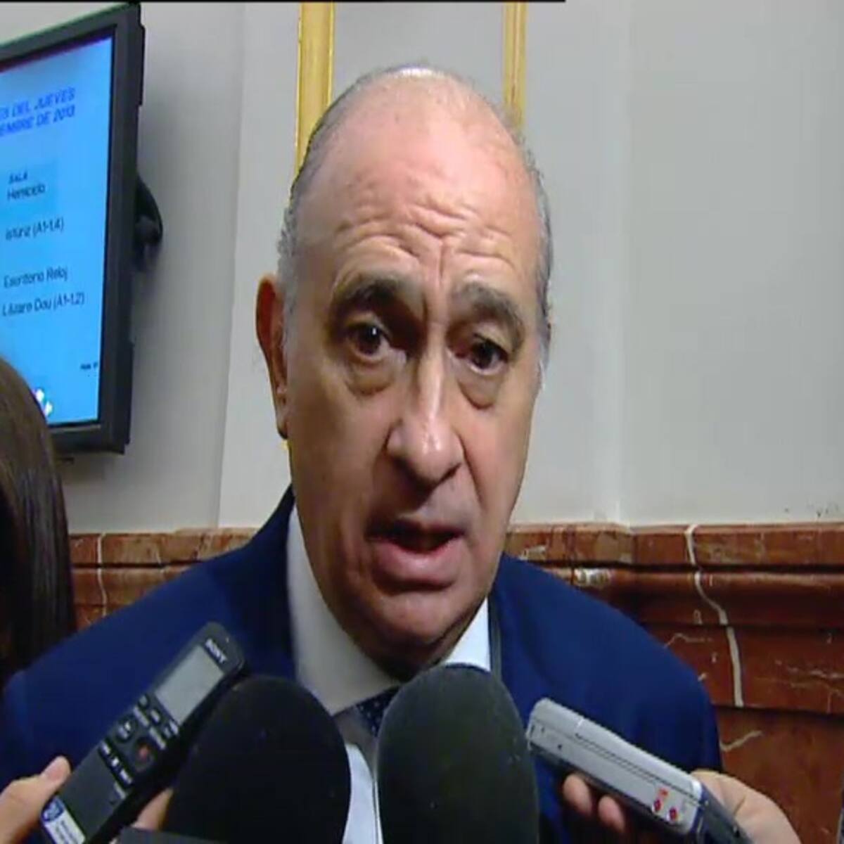 Fernández Díaz cree que la pregunta de la Generalitat es "inconstitucional"
