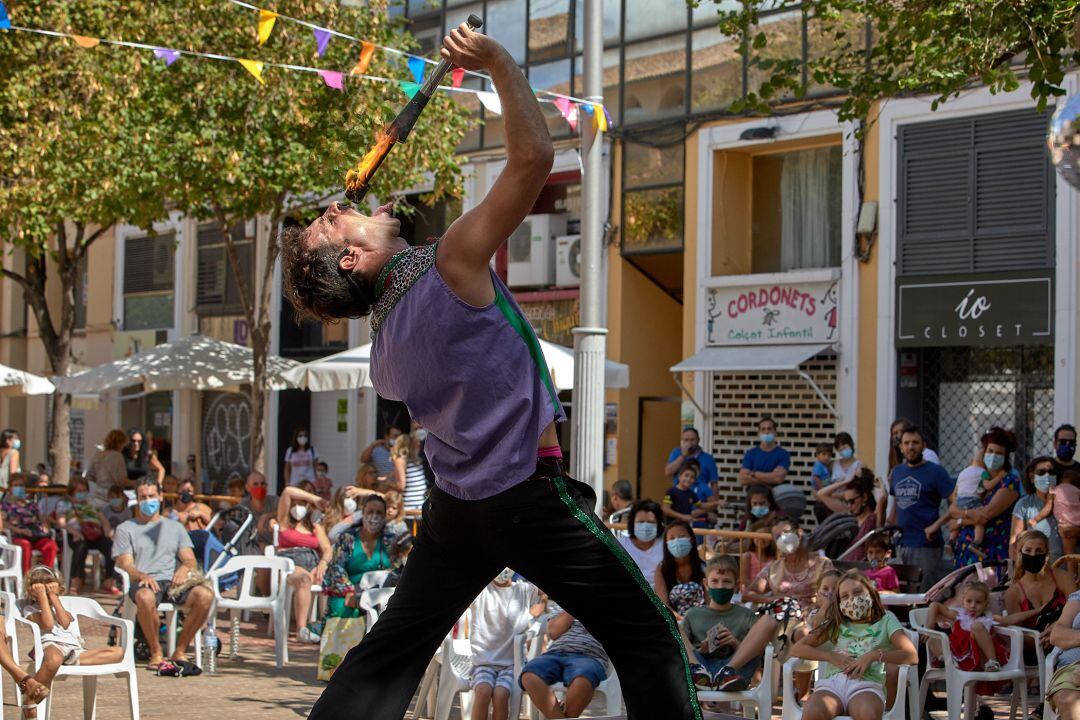 Espectáculo de calle Art Menut en Gandia  