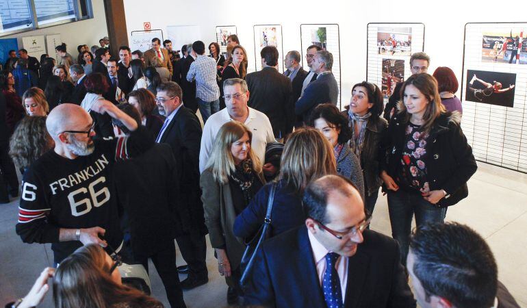 La exposición social Fundal muestra 40 fotografía que ilustran los proyectos solidarios que impulsa