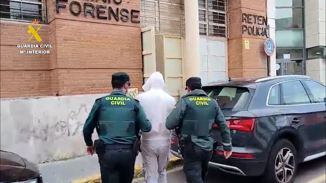Detención por parte de la Guardia Civil. Fuente: Guardia Civil