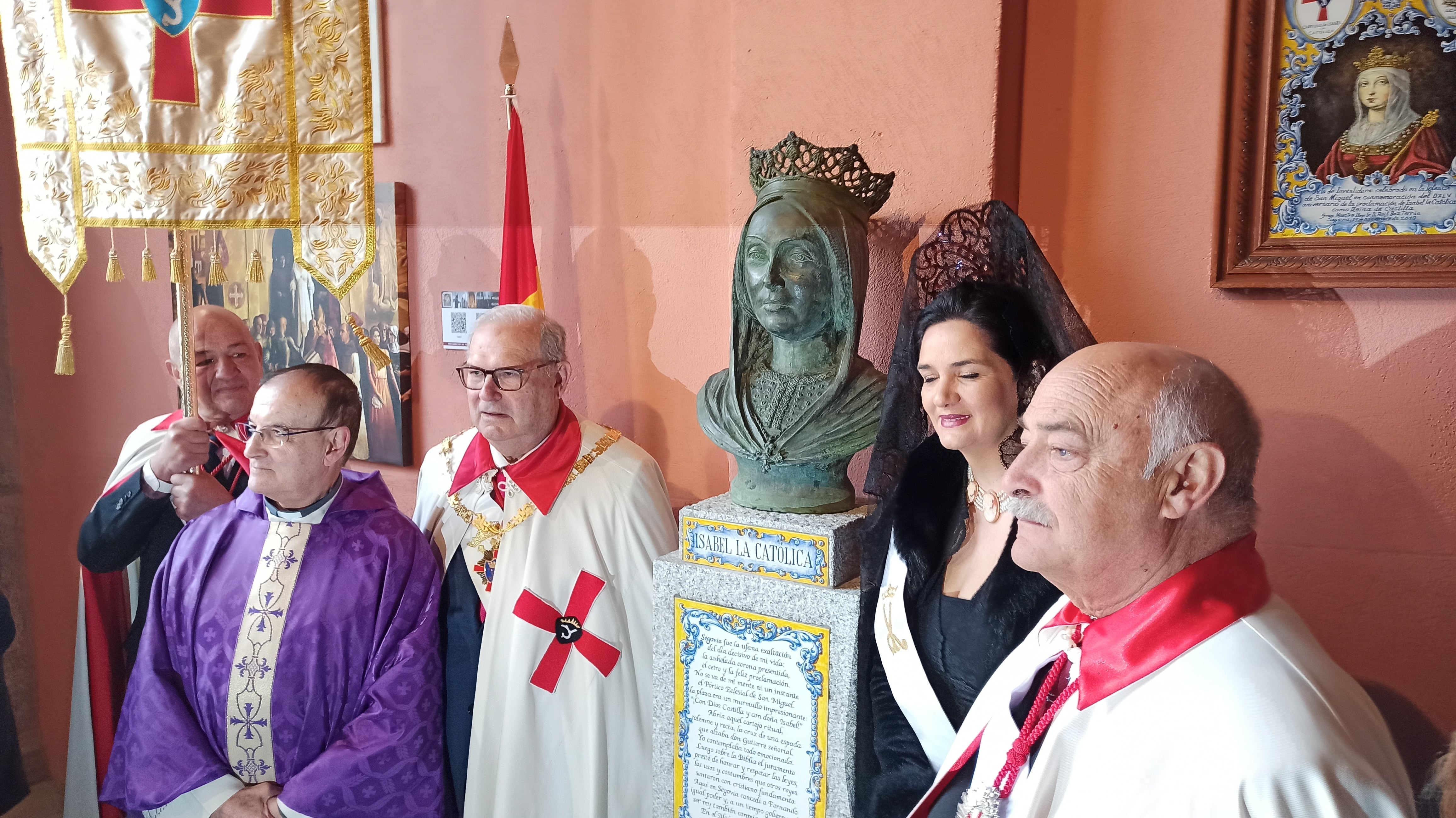 Se inaugura en la iglesia de San Miguel el busto en homenaje a la reina Isabel la Católica