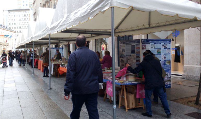 Los libreros un año más salen a la calle el Día del Libro