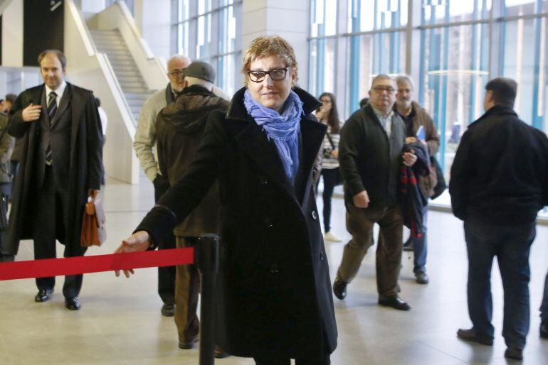 La exalcaldesa de La Muela María Victoria Pinilla, en los juzgados de Zaragoza