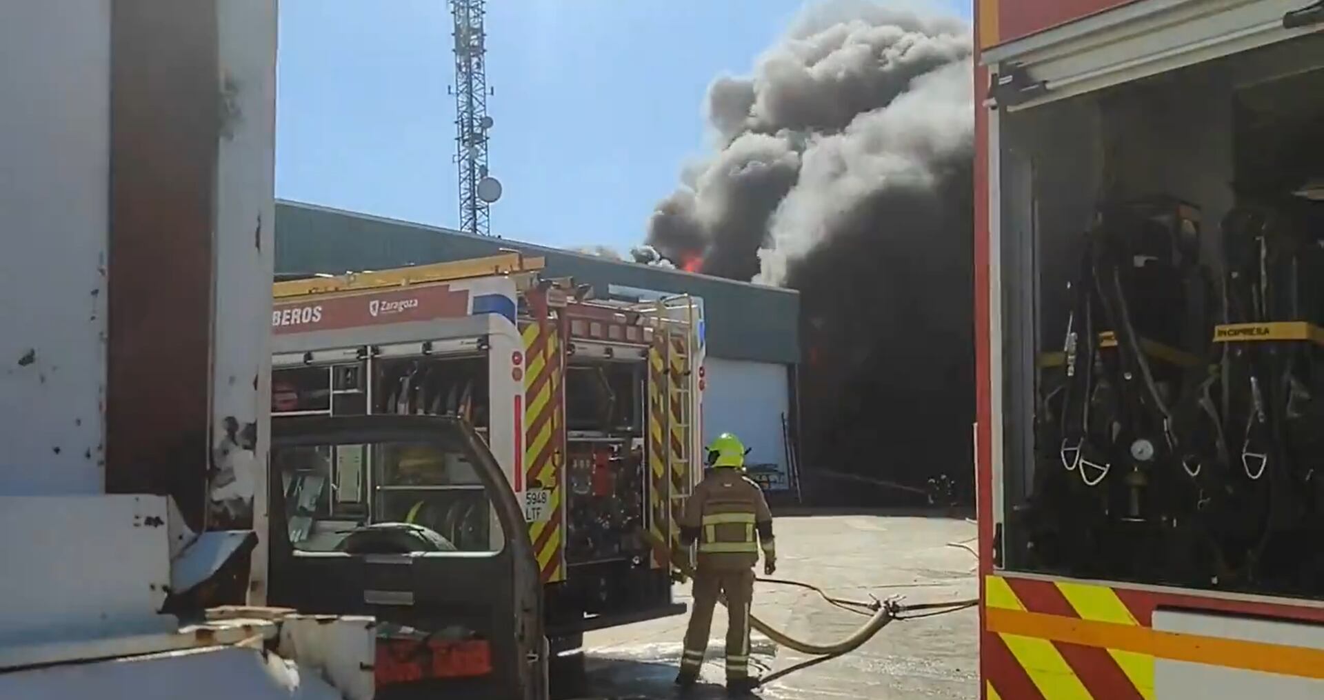 Incendio en la empresa GrasaGreen en el Polígono Malpica de Zaragoza