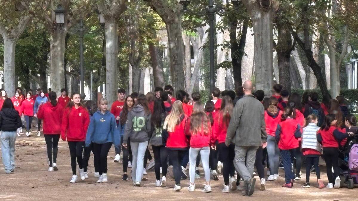 El Colegio Santa Ana hace una "marcha solidaria" en el Parque Miguel Servet por la DANA