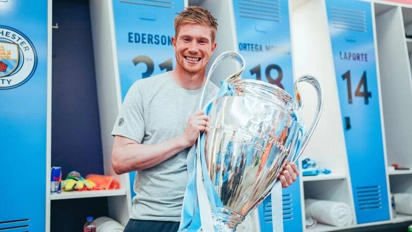De Bruyne celebra la Champions conseguida con el Manchester City