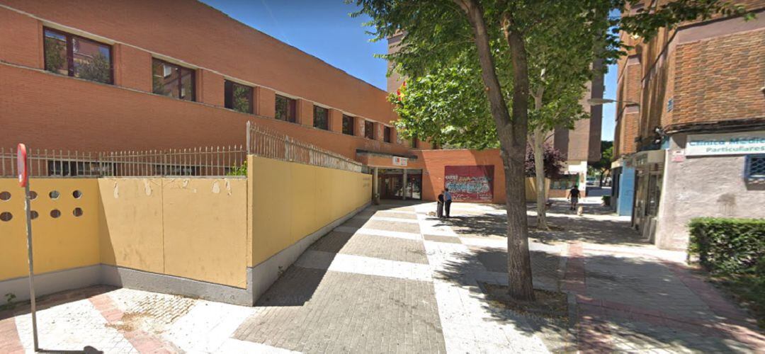 El centro de salud de Castilla La Nueva de Fuenbrada todavía no está abierto por las tardes
