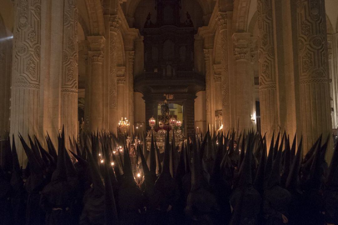 Fotografía ganadora del III Premio de Fotoperiodismo &#039;Jesús Martín Cartaya&#039; que concede el Consejo de Cofradías