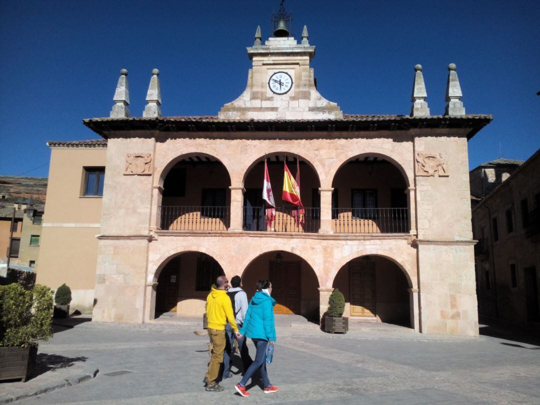 Fachada del Ayuntamiento de Ayllón