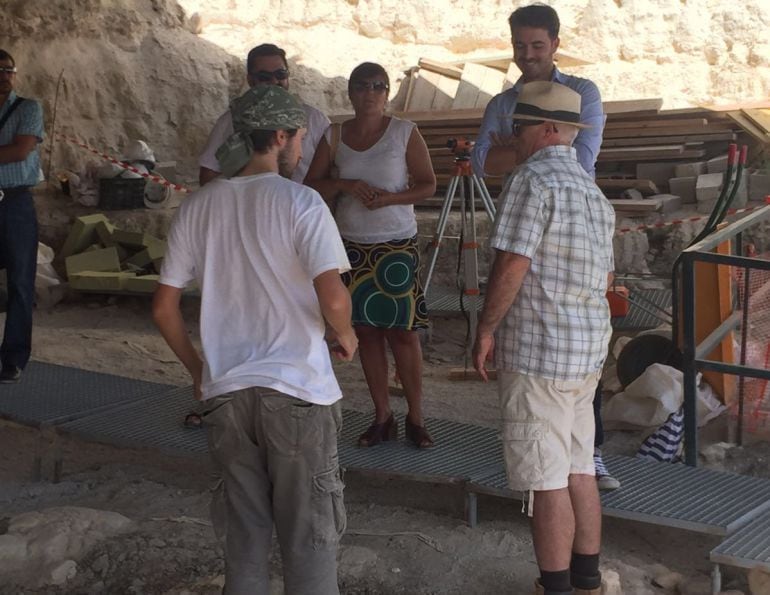 El delegado de Cultura de la Junta en Granada, Guillermo Quero, visita los nuevos trabajos paleontológicos en los yacimientos de Orce (Granada)