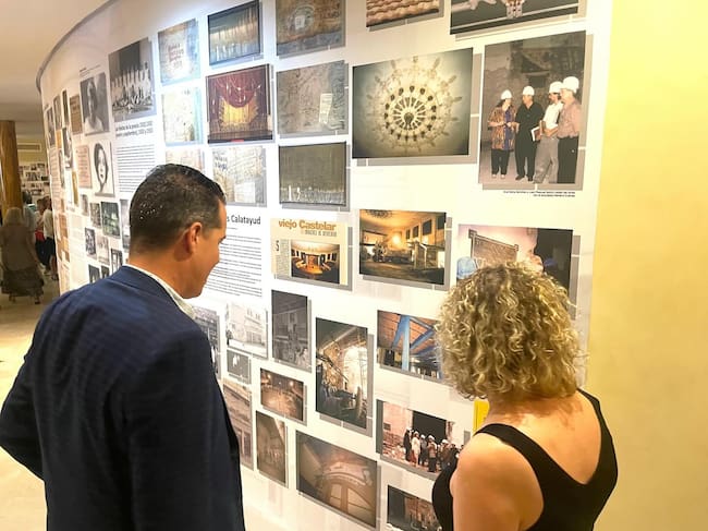 El alcalde de Elda, Rubén Alfaro, junto a Susana Esteve, directora del Valle de Elda.