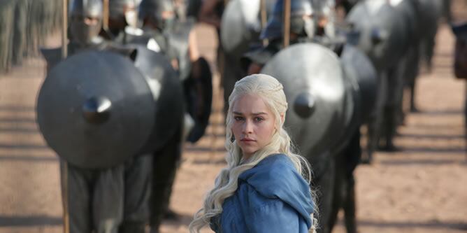 Daenerys Targaryen, interpretada por Emilia Clarke, buscará su lugar en el Trono de Hierro en la tercera temporada de 'Juego de Tronos'