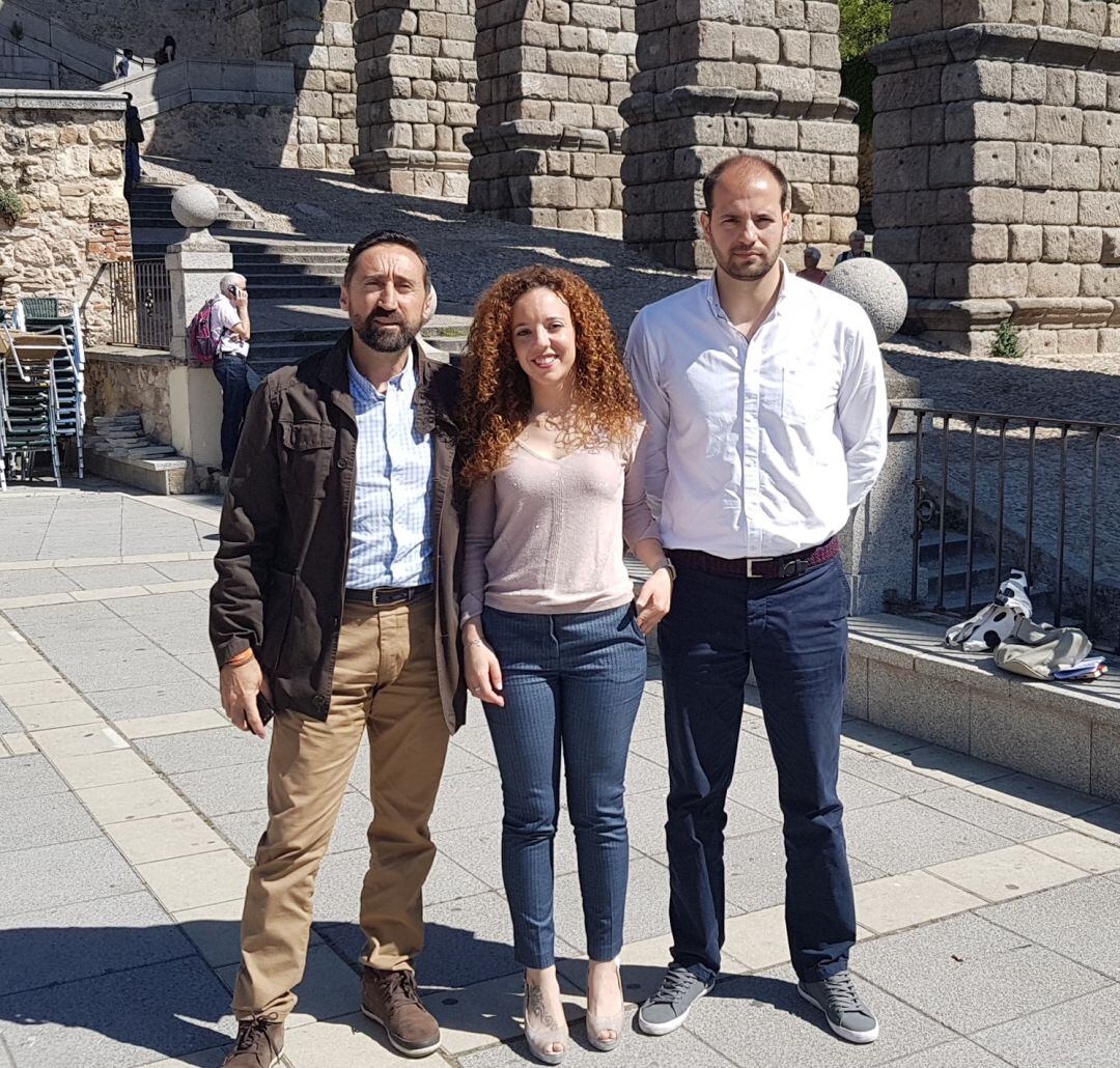 Noemí Otero, junto a Javier García Crespo - izquierda - y David García-Foj en Santa Columba