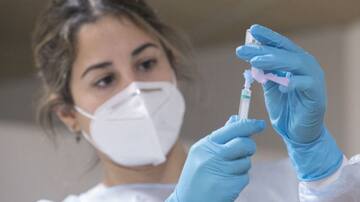 España está perdiendo miles de dosis de la vacuna de Pfizer por falta de jeringuillas adecuadas