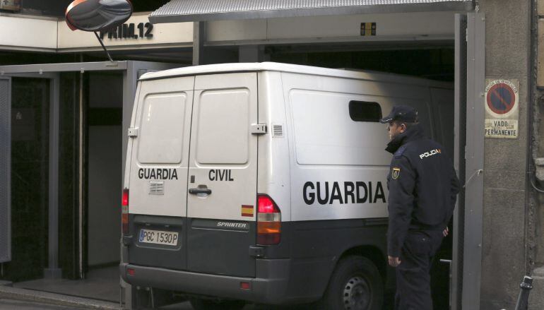 Un furgón de la Guardia Civil