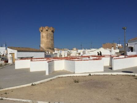 Entorno de las cuevas y torre de Paterna donde se grabarán algunas escenas de &quot;Dolor y gloria&quot;