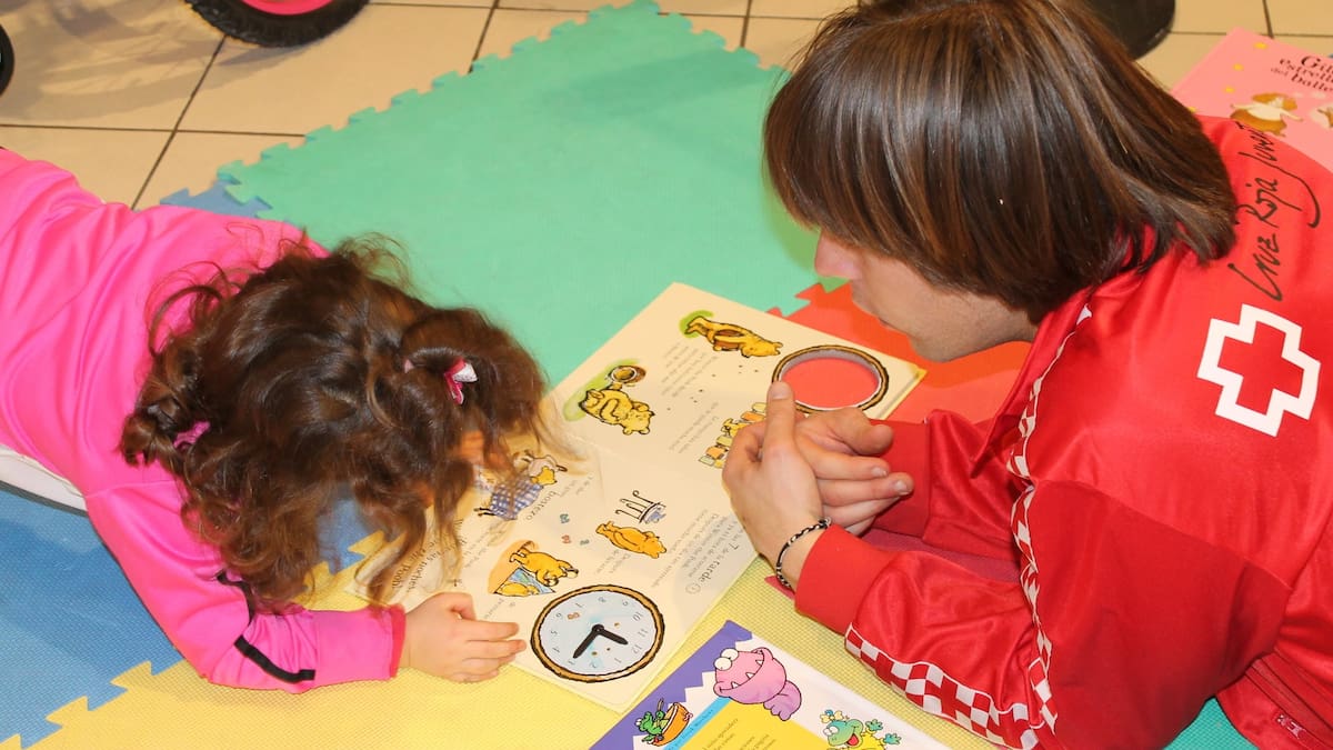 Los voluntarios de Cruz Roja Cuenca, inmersos en su campaña de juguetes