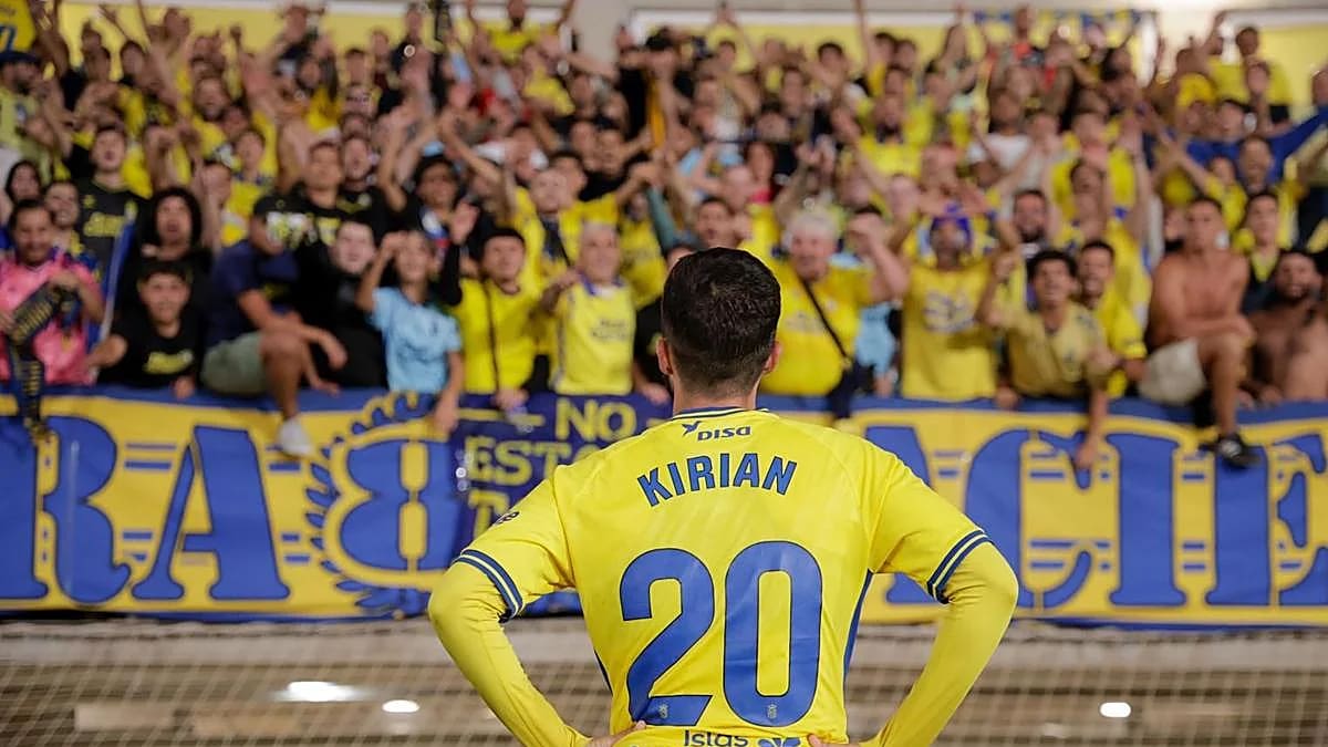 "Kirian no merece esos pitos; yo me metería antes con un chico que no es canterano que con uno de la casa": Manolo Márquez defiende al '20' tras su enfrentamiento con la grada