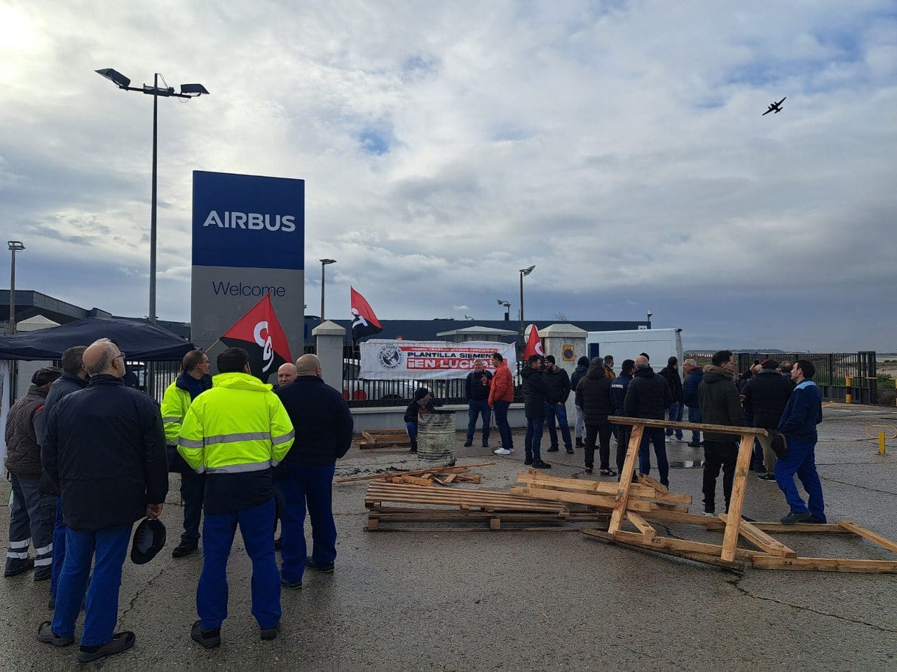 El seguimiento de la huelga está siendo del cien por cien de los trabajadores de Siemens-Airbus