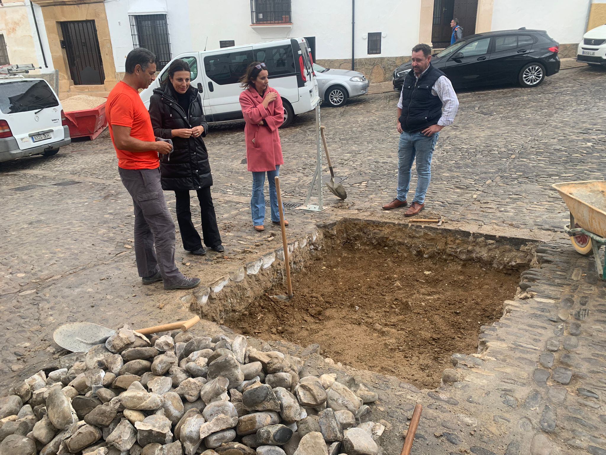 La alcaldesa y la concejala de Obras han visitado la zona este martes