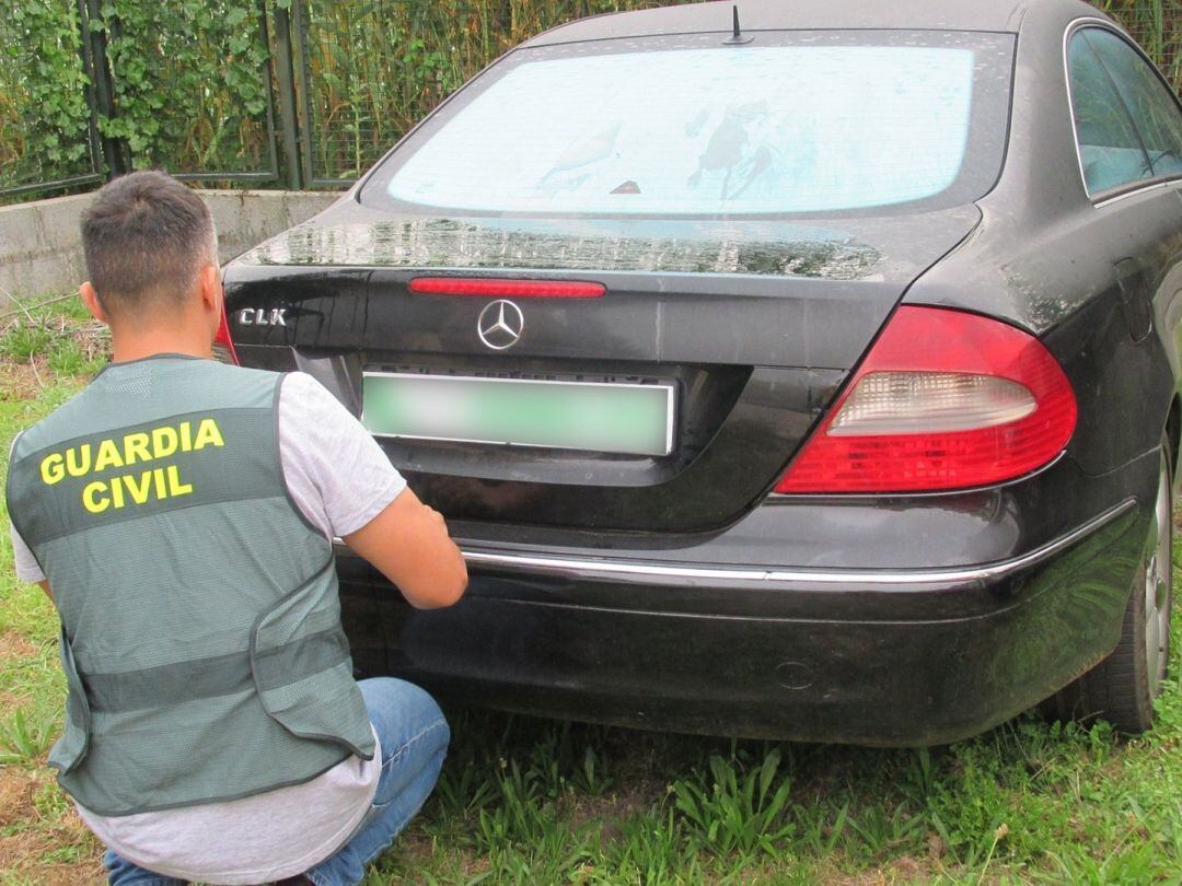 Detenido un vecino de Sanxenxo (Pontevedra) cuando conducía un vehículo de alta gama sustraído en Países Bajos.