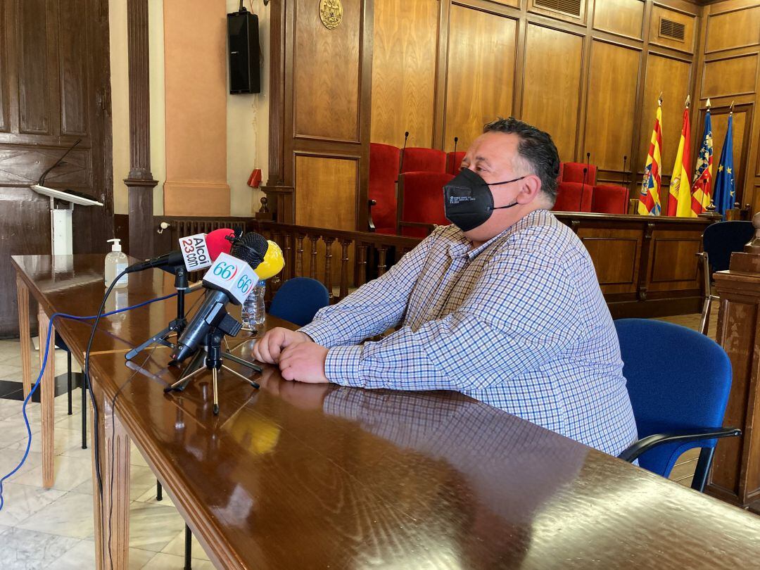 Marcos Martínez en la rueda de prensa en la que anuncia su paso a los no adscritos