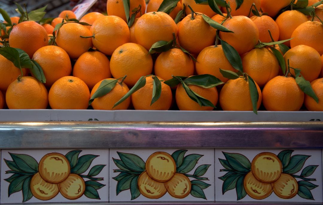 Naranjas en un puesto del Mercado Central de València