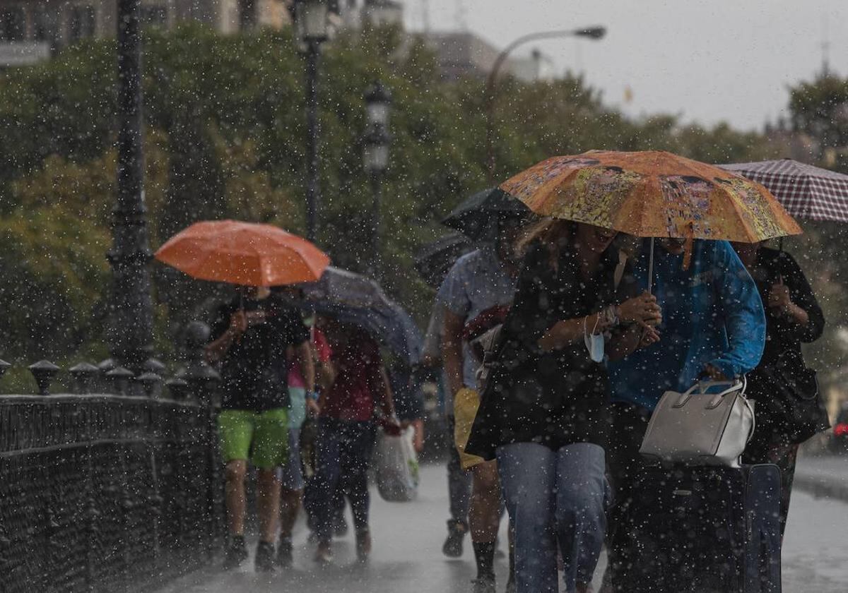 Andalucía, Extremadura y Murcia, en alerta por posibles tormentas