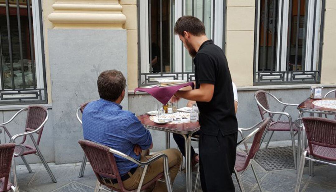 La hostelería repunta en marzo