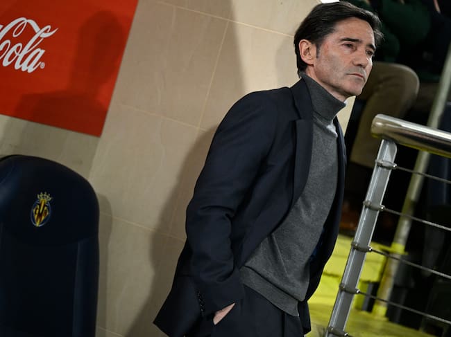 VILLARREAL (CASTELLÓN), 09/02/2026.- El entrenador del Villarreal, Marcelino García, antes del partido de LaLiga de fútbol que Villarreal CF y RCD Espanyol disputan este lunes en el estadio de La Cerámica. EFE/Andreu Esteban
