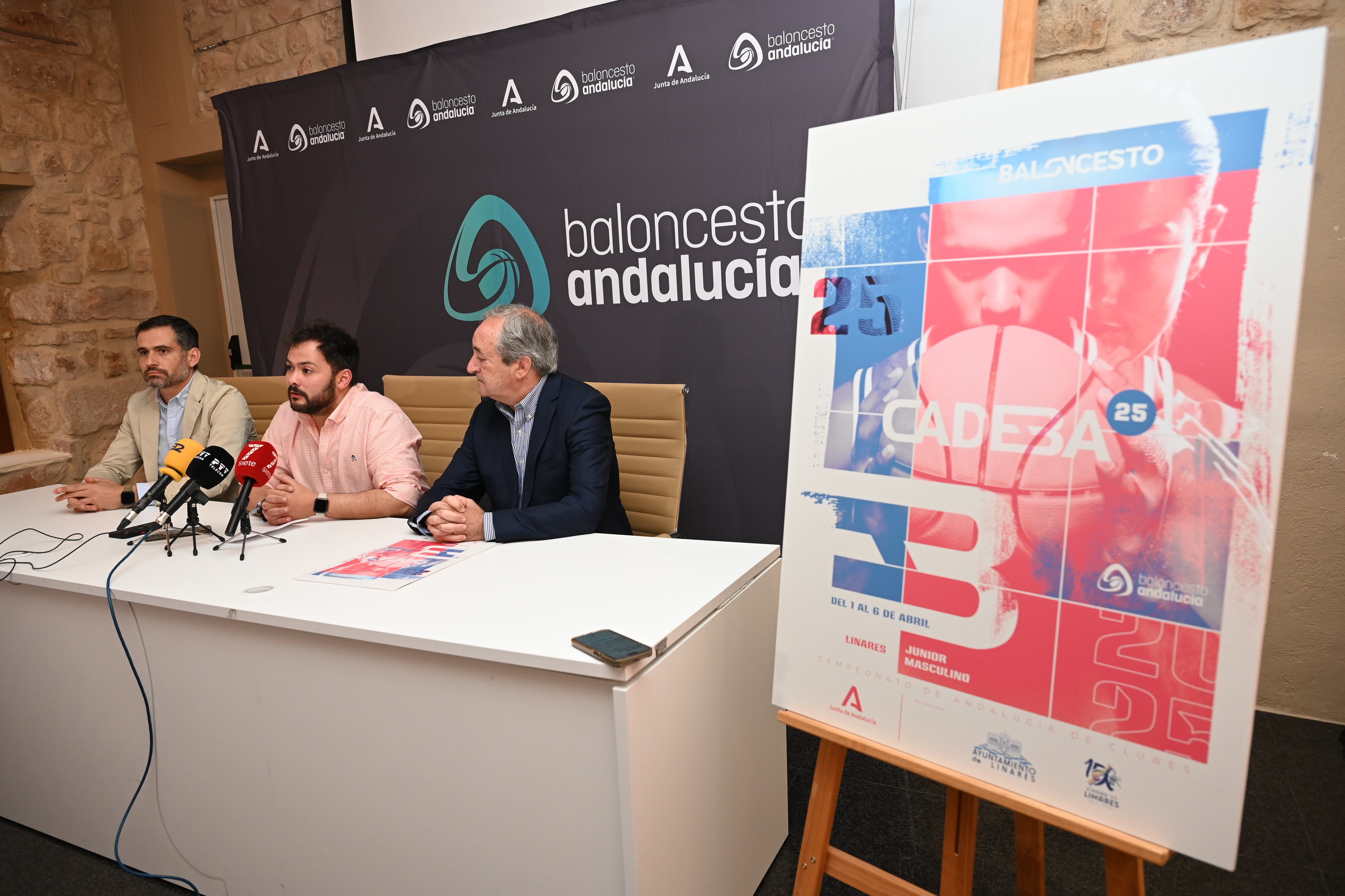 Manuel Rodrigo, Martín de la Torre y Antonio de Torres presentan el &#039;Cadeba 2025&#039;.