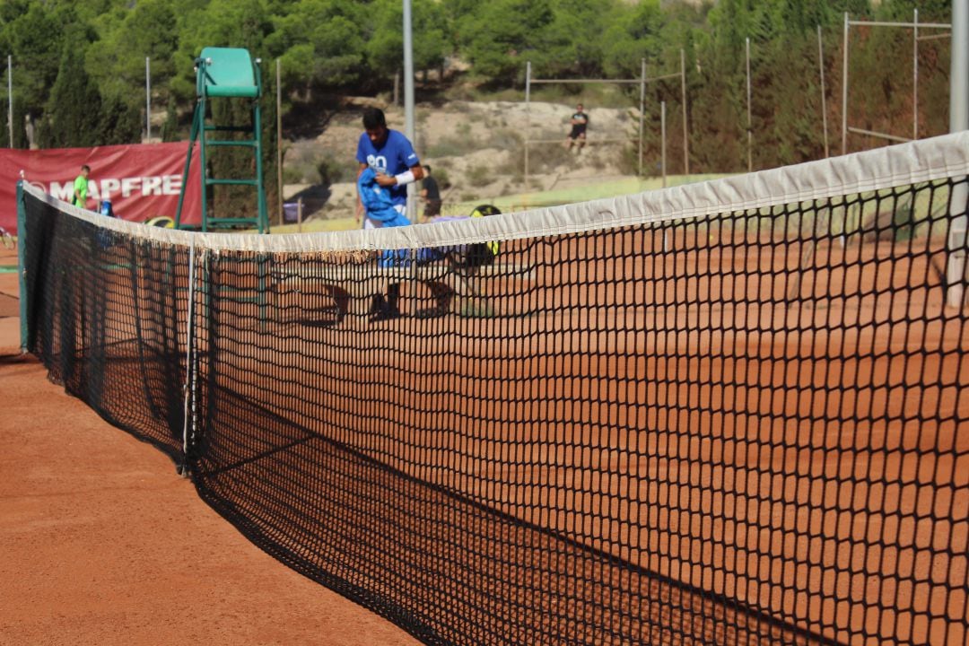 Las pistas del Club Amigos del Tenis de elda ya están preparadas