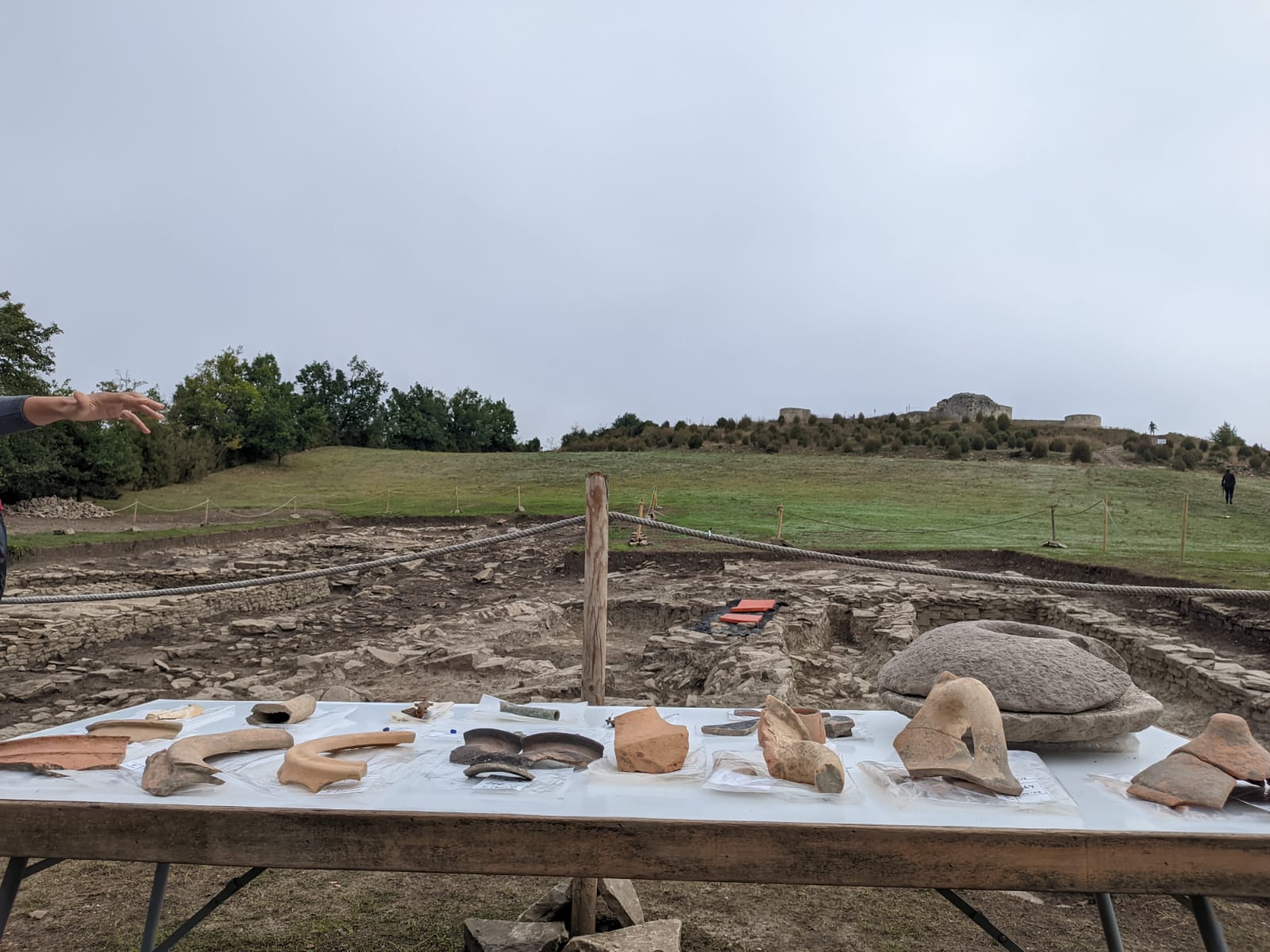 Hallan en Irulegi la primera casa con escalera de la Edad de Hierro del Pirineo occidental