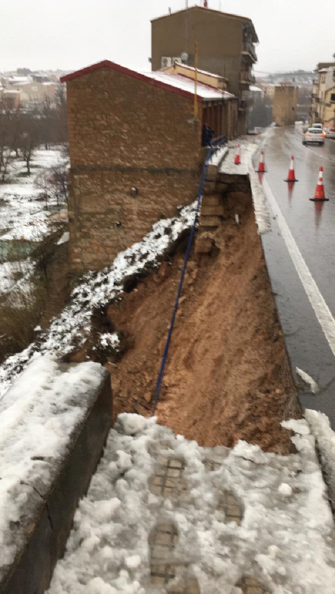 Deslizamiento de tierras en Alcañiz, en la Cuesta del Corcho 